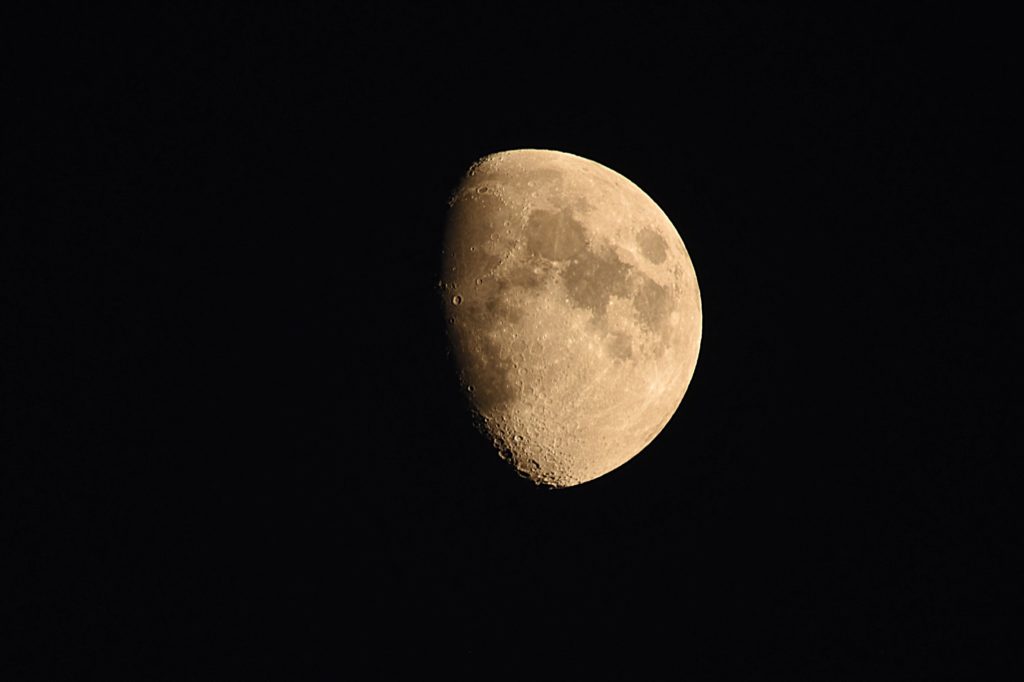Lune photographiée au 150-600, photo Pierre Pujuguet_printemps 2020