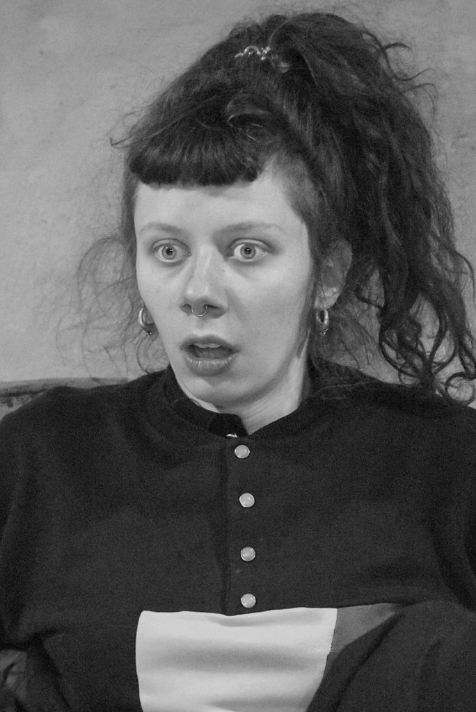 Frida Gallot, comédienne, résidence Renard Mesquin 2020, photos Pierre Pujuguet