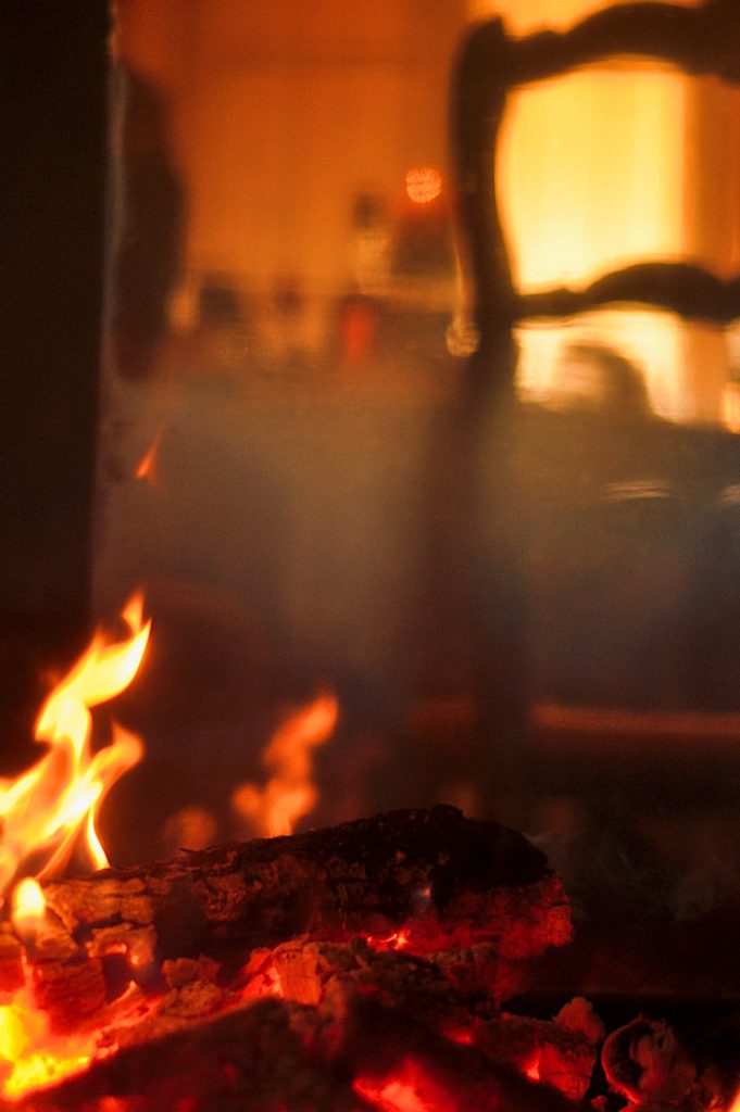 feu de cheminée, décembre 2020, photo de pierre pujuguet