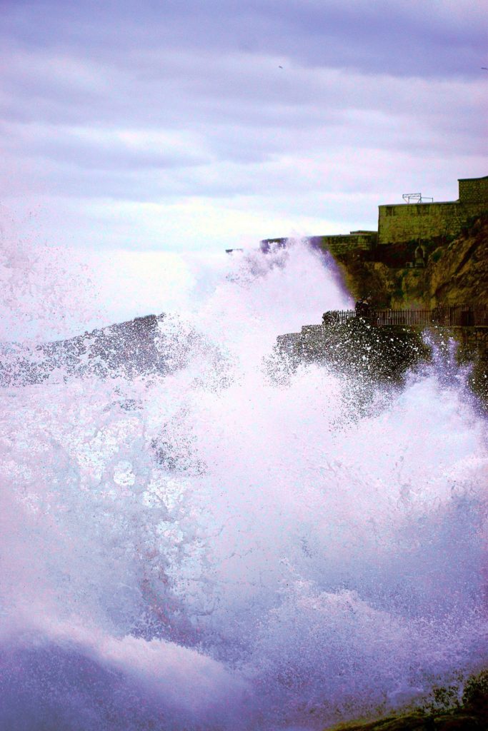 Vague sur le théâtre de la mer,Sète, Février 2021, photo de Pierre Pujuguet