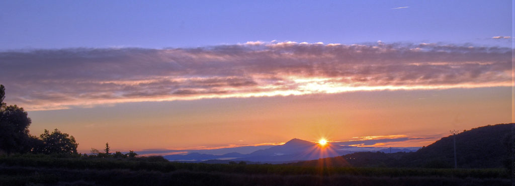 Lever de soleil sur le ventoux, oct 2021, photo Pierre Pujuguet , traitement HDR et bracketing
